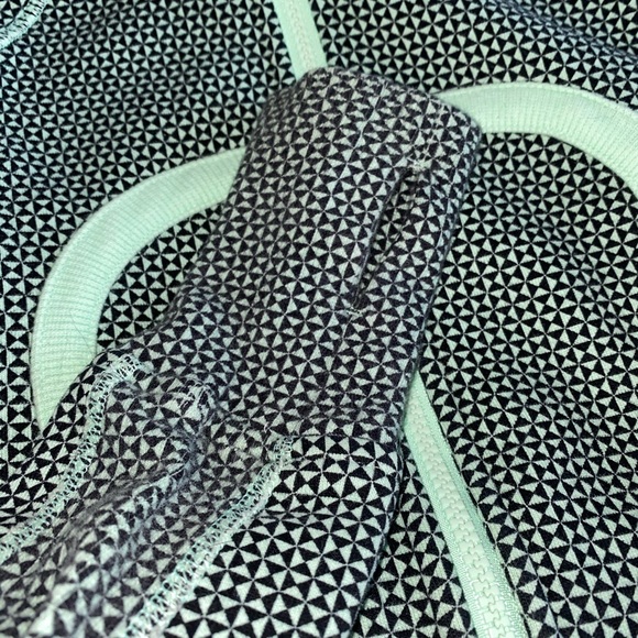 Lululemon Scuba hoodie - Picture 4 of 6